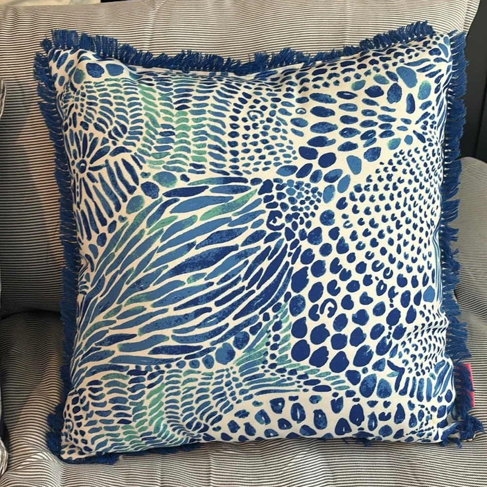 COPY - Lilly Pulitzer pillow - Picture 2 of 3